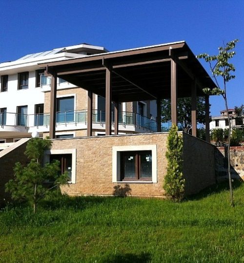 cardak-pergola-kompozit-ahsap-cit-korkuluk-plastik-kaplama-peyzaj